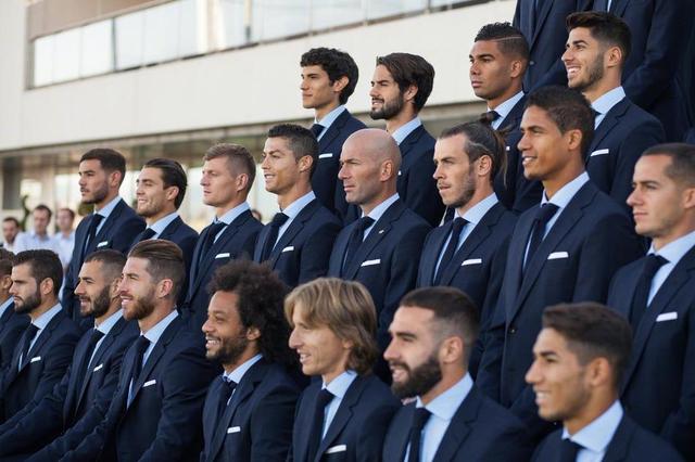 科隆vs圣保利：比尔特、卡明斯基首发，杰克逊-欧文、藤田让瑠奇马出战（科隆对阵圣保利：比尔特、卡明斯基先发，杰克逊-欧文与藤田让瑠、奇马出战）