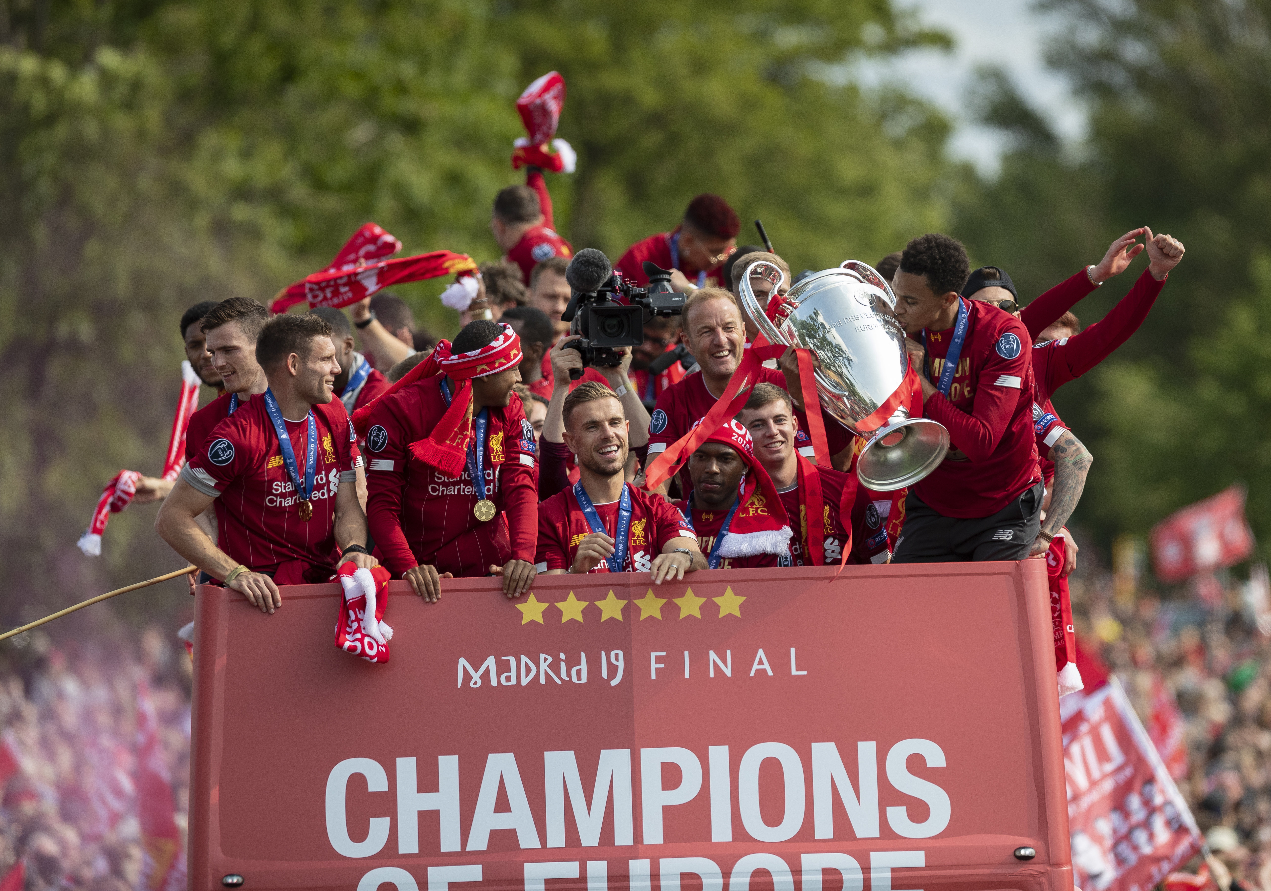 球棒收起来！Kanavi：大家打得很好，没有整顿纪律的必要（别敲打了！Kanavi：队伍表现出色，无需再整顿纪律）