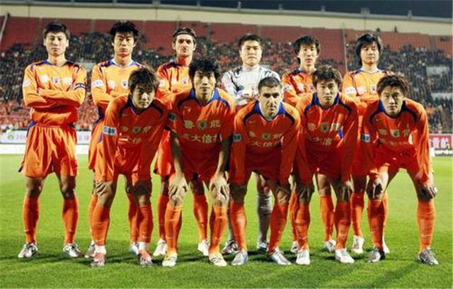 西蒙斯：在巴黎时，内马尔一直照顾我；英超就是世界第一联赛（西蒙斯：在巴黎期间内马尔对我照顾有加，英超堪称世界第一联赛）