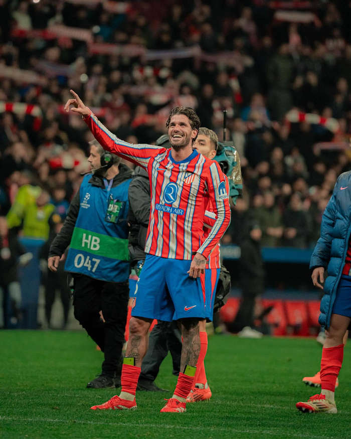 F1阿布扎比终极对决前瞻：诺里斯杆位稍占优，维斯塔潘正赛握主动（F1阿布扎比收官战前瞻：诺里斯杆位占先机，维斯塔潘正赛掌控主动权）