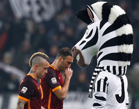 新疆95-96深圳遭3坏消息！外援配置糟糕，外线防守拉胯，欠缺领袖