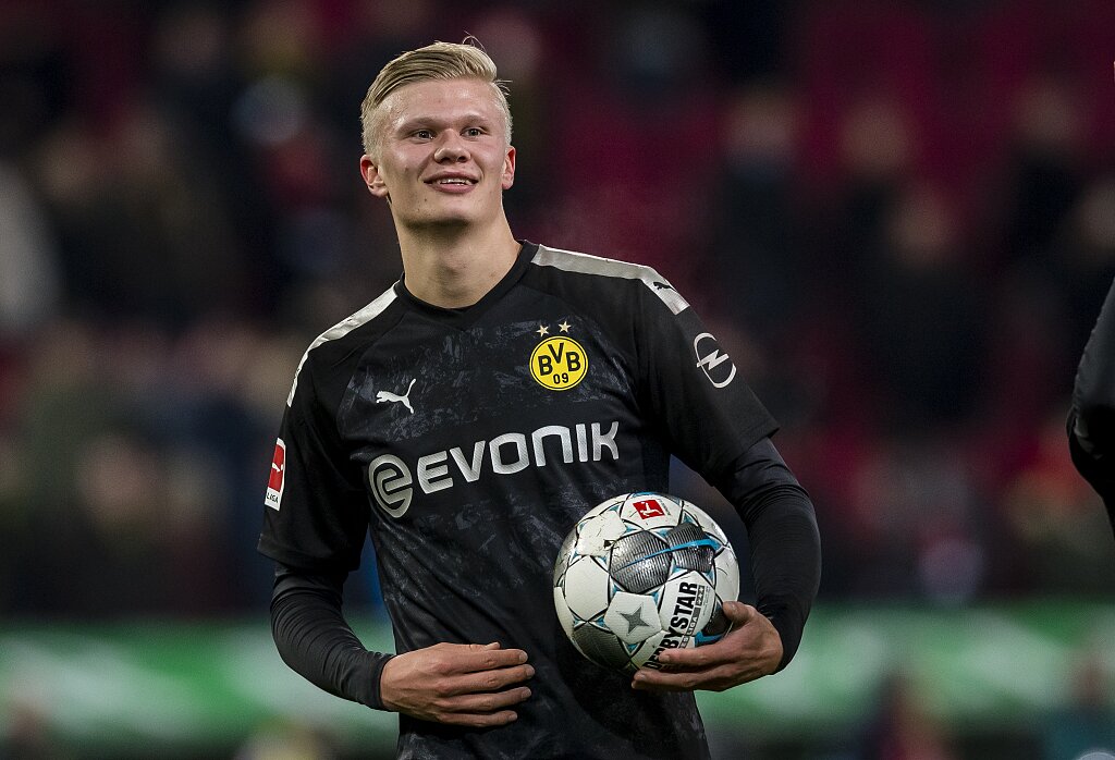 曼城斯特林关键进球锁定三分