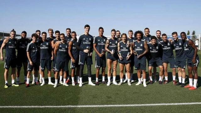 队报：巴黎在考虑引进一名右路后防多面手，有意埃里克-加西亚（队报：巴黎瞄准右路防线多面手，目标埃里克-加西亚）