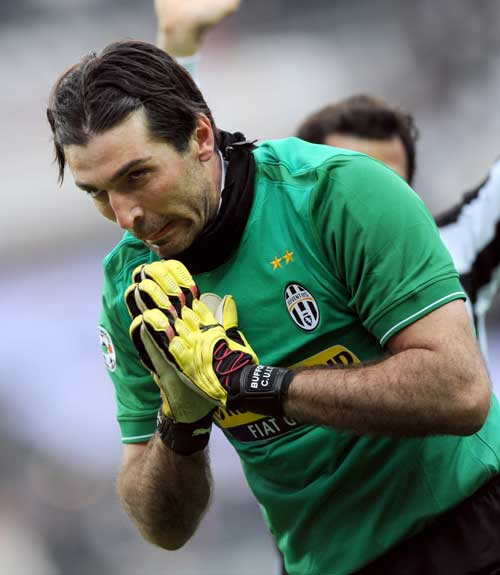 太阳报：52岁切尔西名宿马克莱莱担任环球小姐大赛评委（《太阳报》：52岁切尔西传奇马克莱莱出任环球小姐评委）