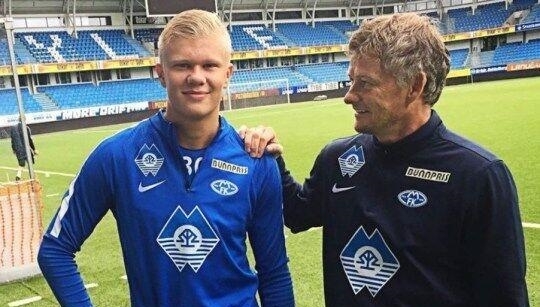 李国旭：马莱莱在申花做好前插就行，但在英博情况不一样（李国旭：在申花马莱莱只需专注前插，到了英博则截然不同）