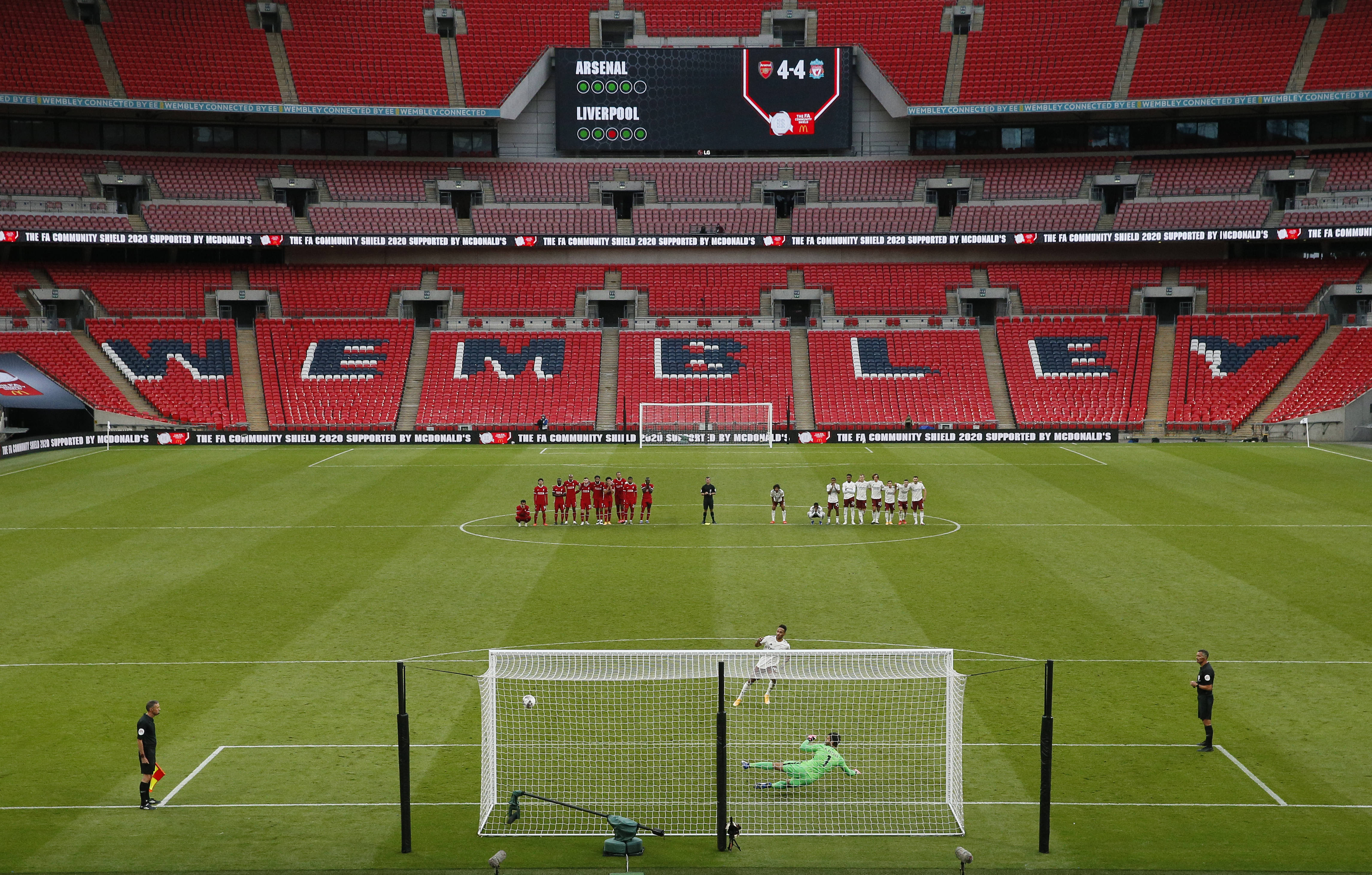 继承了谢霆锋和张柏芝的神颜！ 18岁谢振轩现身深圳滑雪场（18岁谢振轩深圳滑雪场亮相，颜值神似父母谢霆锋、张柏芝）