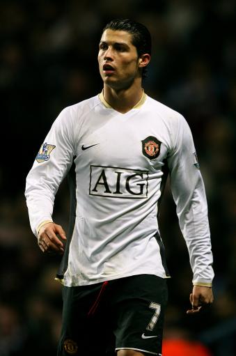 76人更新战湖人伤病报告：恩比德&乔治均为出战成疑